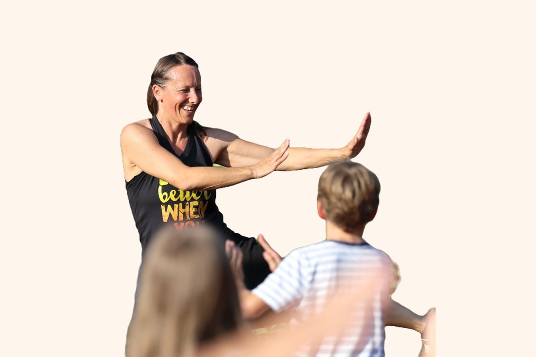 Viola Baier beim Training mit Kindern